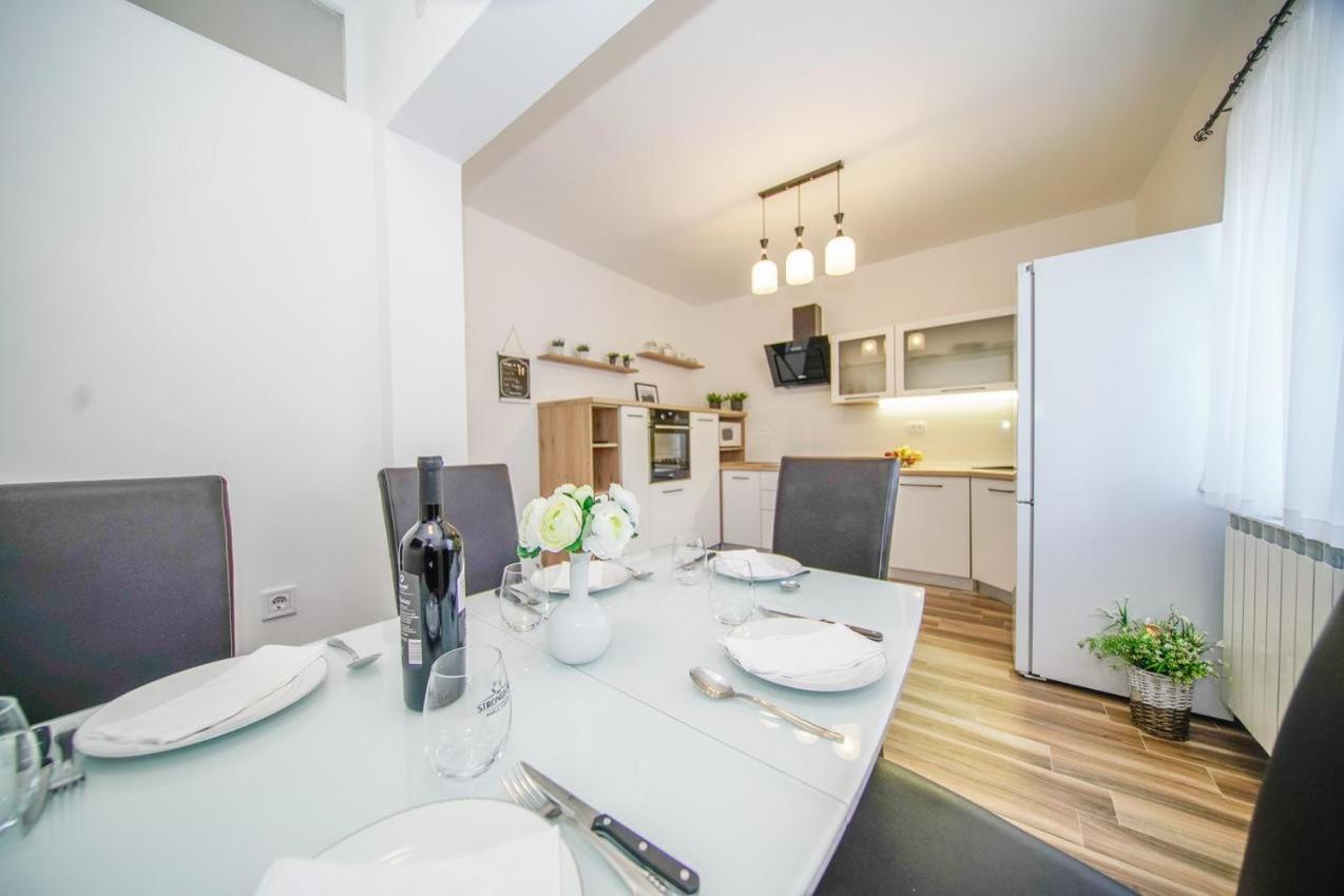 Apartman Mate สปลิตสกา ภายนอก รูปภาพ