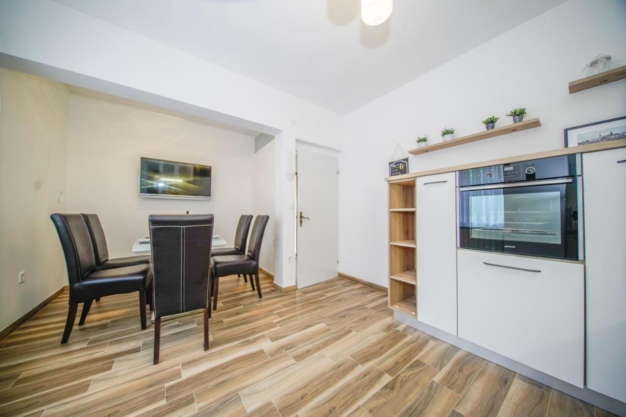 Apartman Mate สปลิตสกา ภายนอก รูปภาพ