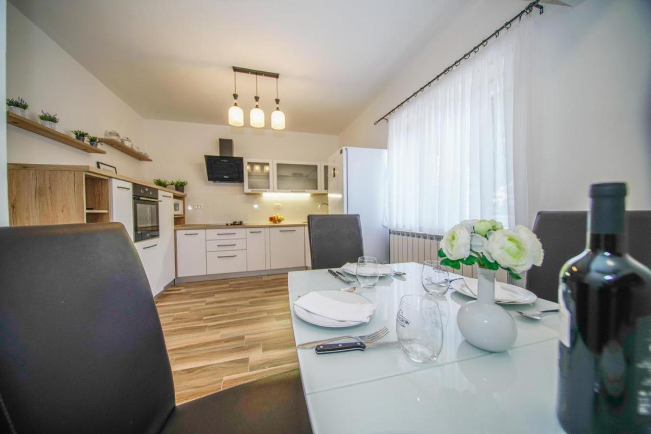 Apartman Mate สปลิตสกา ภายนอก รูปภาพ